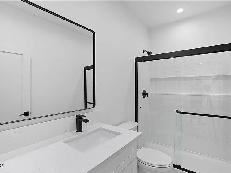 1909 Ocean Ave — Photo 5