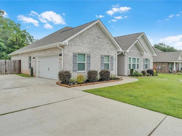 11404 Oak Alley Dr S, Grand Bay, AL 36541
