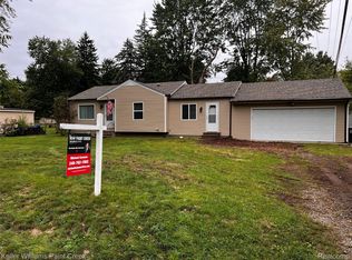 2244 Hammerslea Rd, Orion, MI 48359