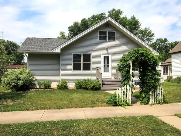 530 Monroe St SE, Hutchinson, MN 55350