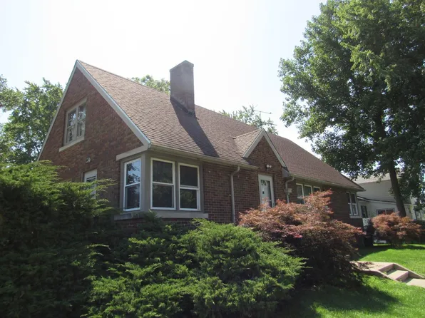 108 N Main St, Wanatah, IN 46390