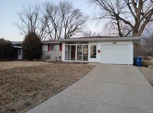 225 Palm Dr, Hazelwood, MO