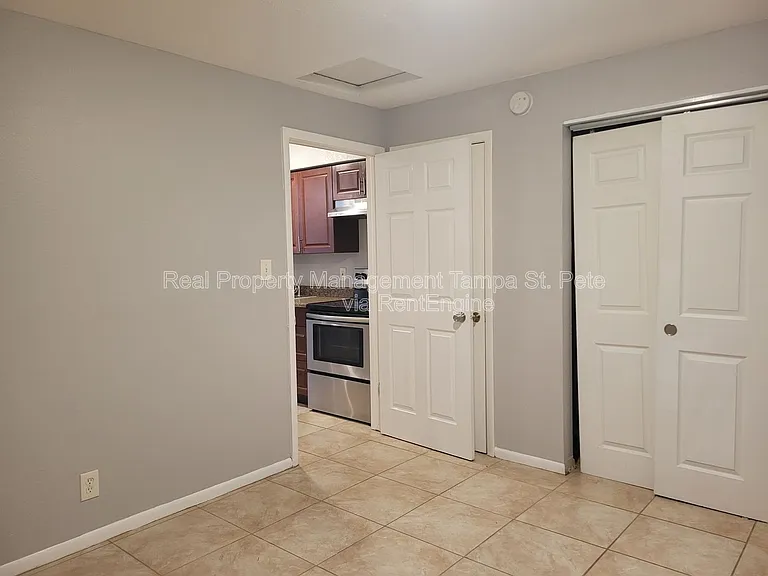 402 W Amelia Ave #C — Photo 10