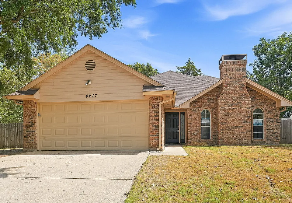 4217 Glen Hollow Cir