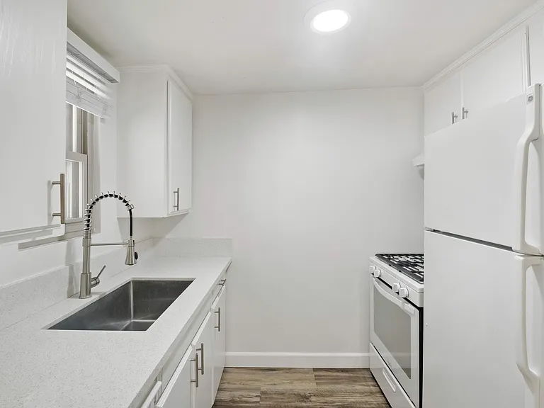 620 E Imperial Ave — Photo 1