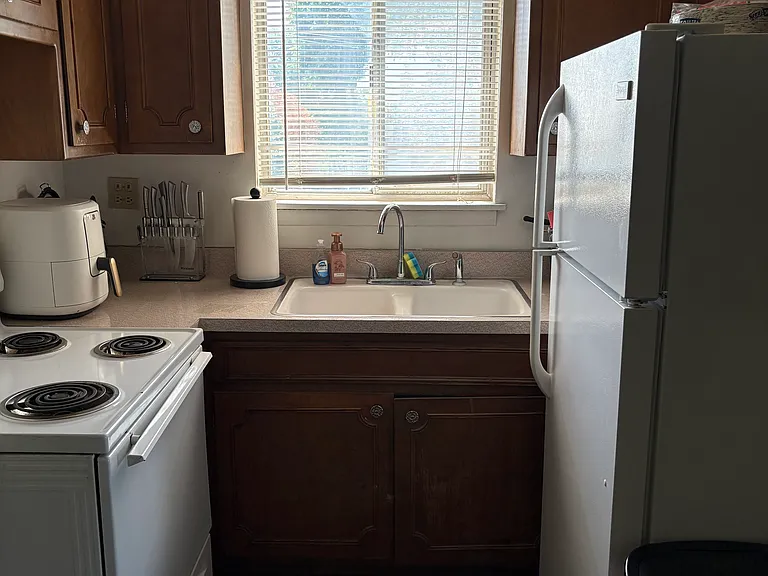 7438 Franklin St — Photo 4