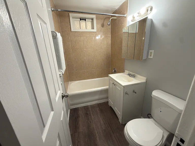 330 Laurel St #312 — Photo 5