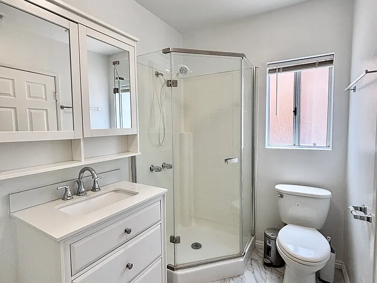 21 10th Ct — Photo 10