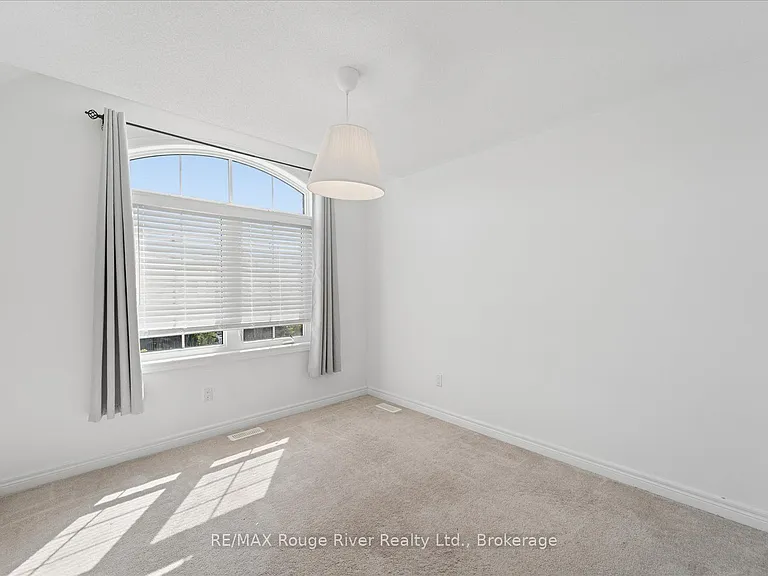 12 Bill Hutchinson Cres — Photo 37