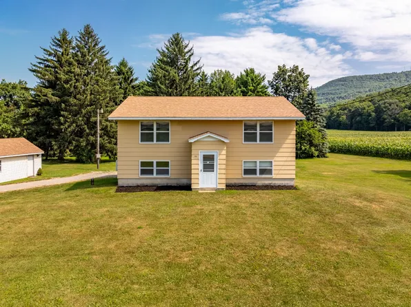 95 Valley Summit Rd, Greenwich, NY 12834