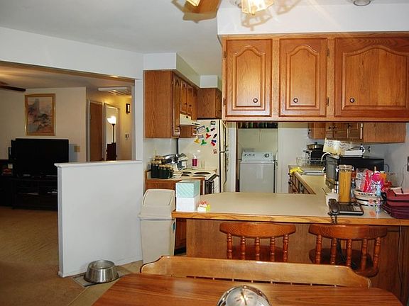 3rd image of 7131 Mauford Dr