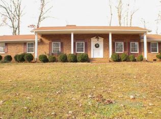 505 Candlewood Dr, Liberty, NC 27298
