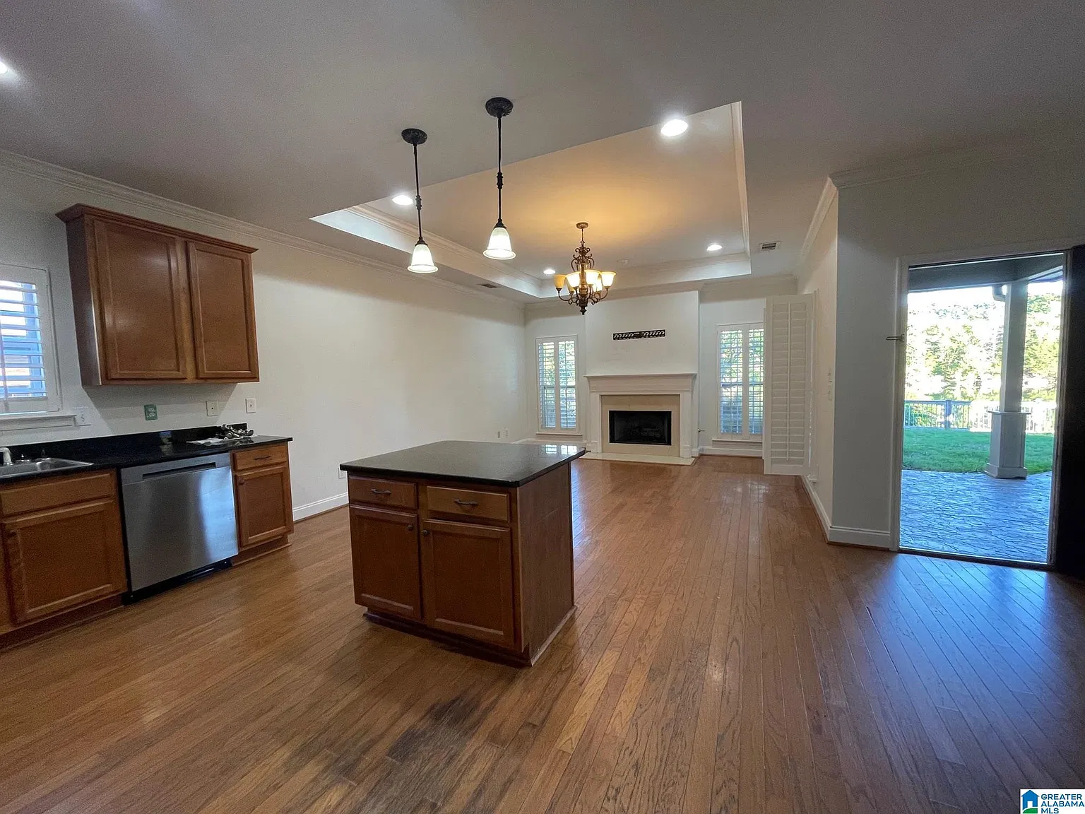 3 bed, 2.0 bath, $2,550 — Photo 3