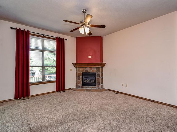 5th image of 2123 N Williamsburg Ln