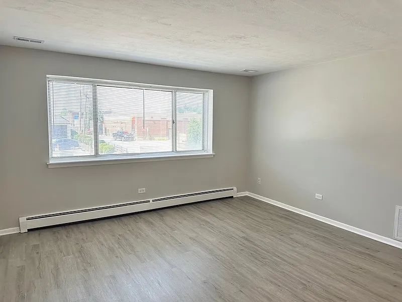 2 bed, 1.0 bath, 700 sqft, $1,550 — Photo 3