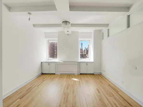 18 East 12th Street image 1 of 11