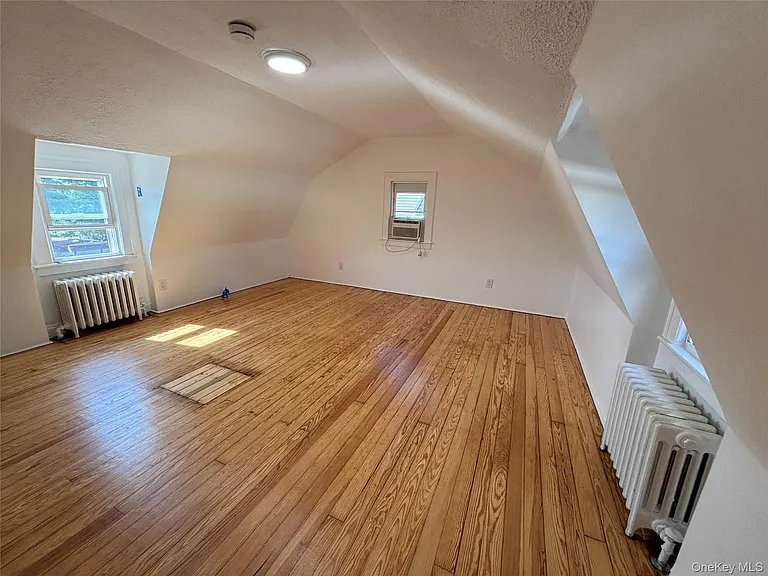 6 Alexander Pl — Photo 4