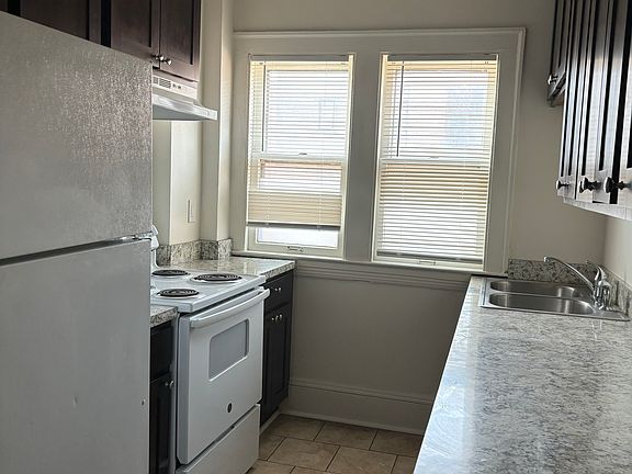 2nd image of 12471 Cedar Rd #103