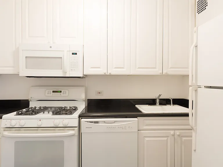 210 W 89th St #9N — Photo 1
