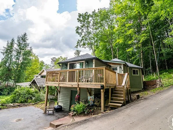 19 Mountain Ln, Saranac Lake, NY 12983