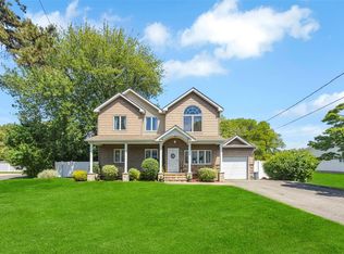 1623 Washington Ave, Bohemia, NY 11716