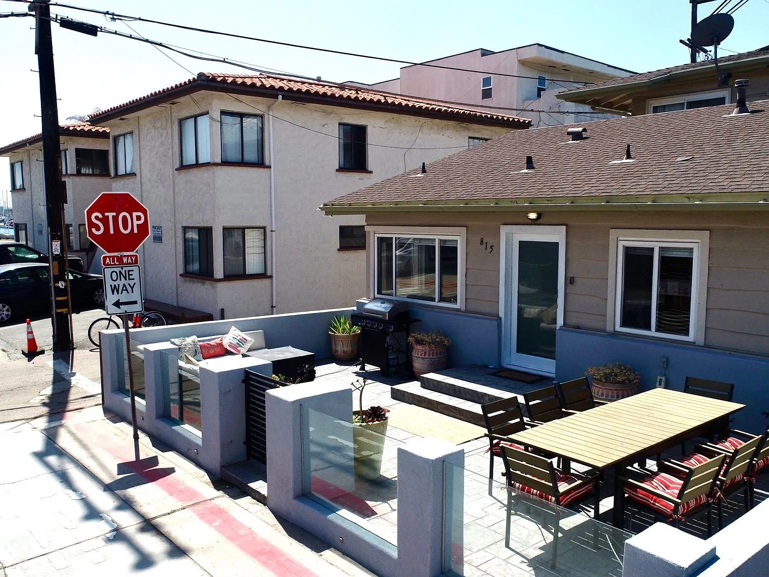 3 bed, 1100 sqft, $6,300 — Photo 2