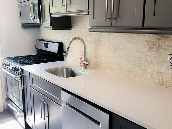 2nd image of 3 Fieldstone Dr APT 94