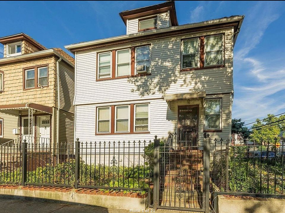 1st image of 3715 92nd St