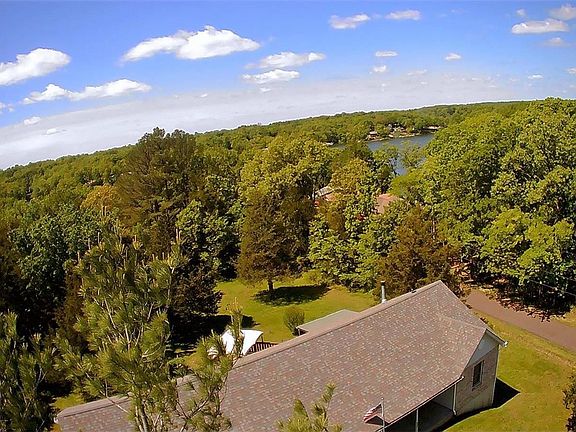 3rd image of 6244 N Lakeshore Dr