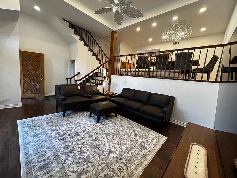 7825 Seaglen Dr — Photo 39