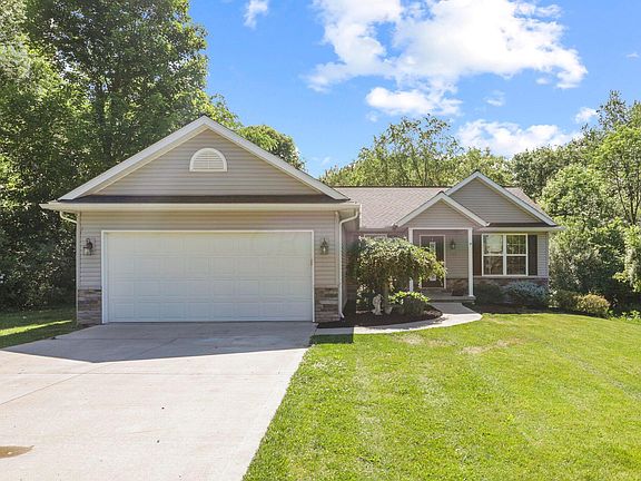 2nd image of 3166 Apple Valley Dr