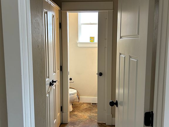 4th image of 2376 Gallatin Green Blvd Unit 1