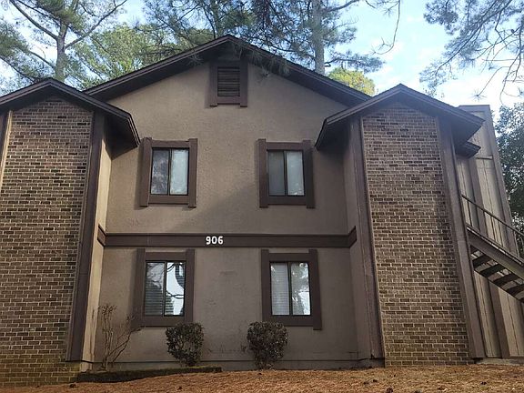 3rd image of 906 Candlewood Dr NW #C