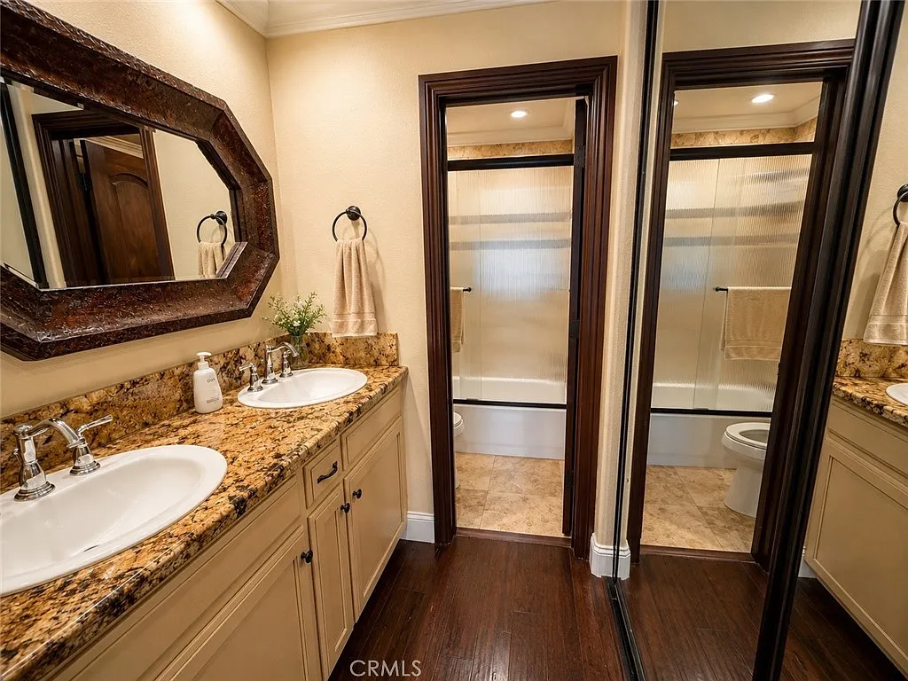 2 bed, 1120 sqft, $4,200 — Photo 4