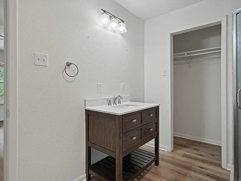 1014 FM 1441 — Photo 16