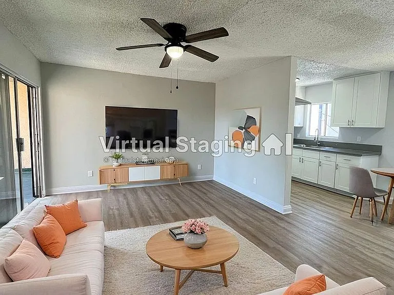 641 W 92nd St — Photo 2