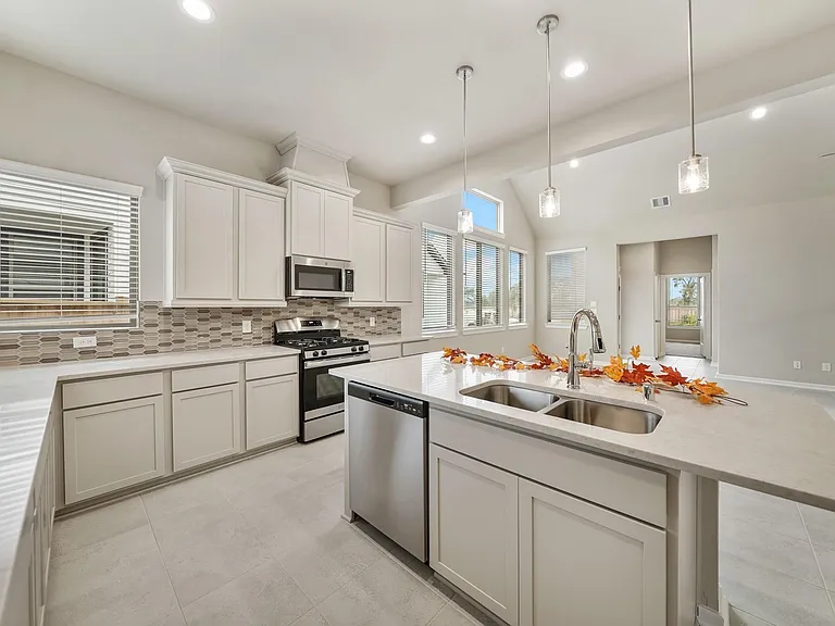 1547 Crystal Stream Dr — Photo 14
