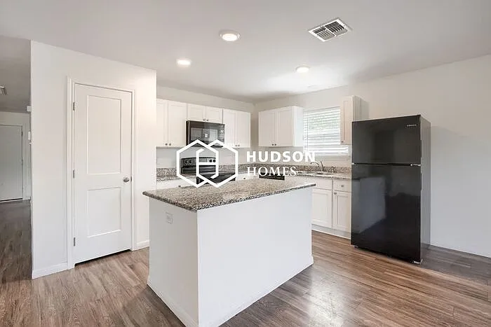 1718 Beacon St — Photo 5