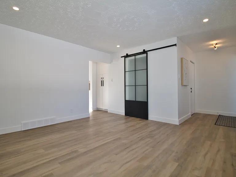 2138 Saunderson Dr #1 — Photo 2
