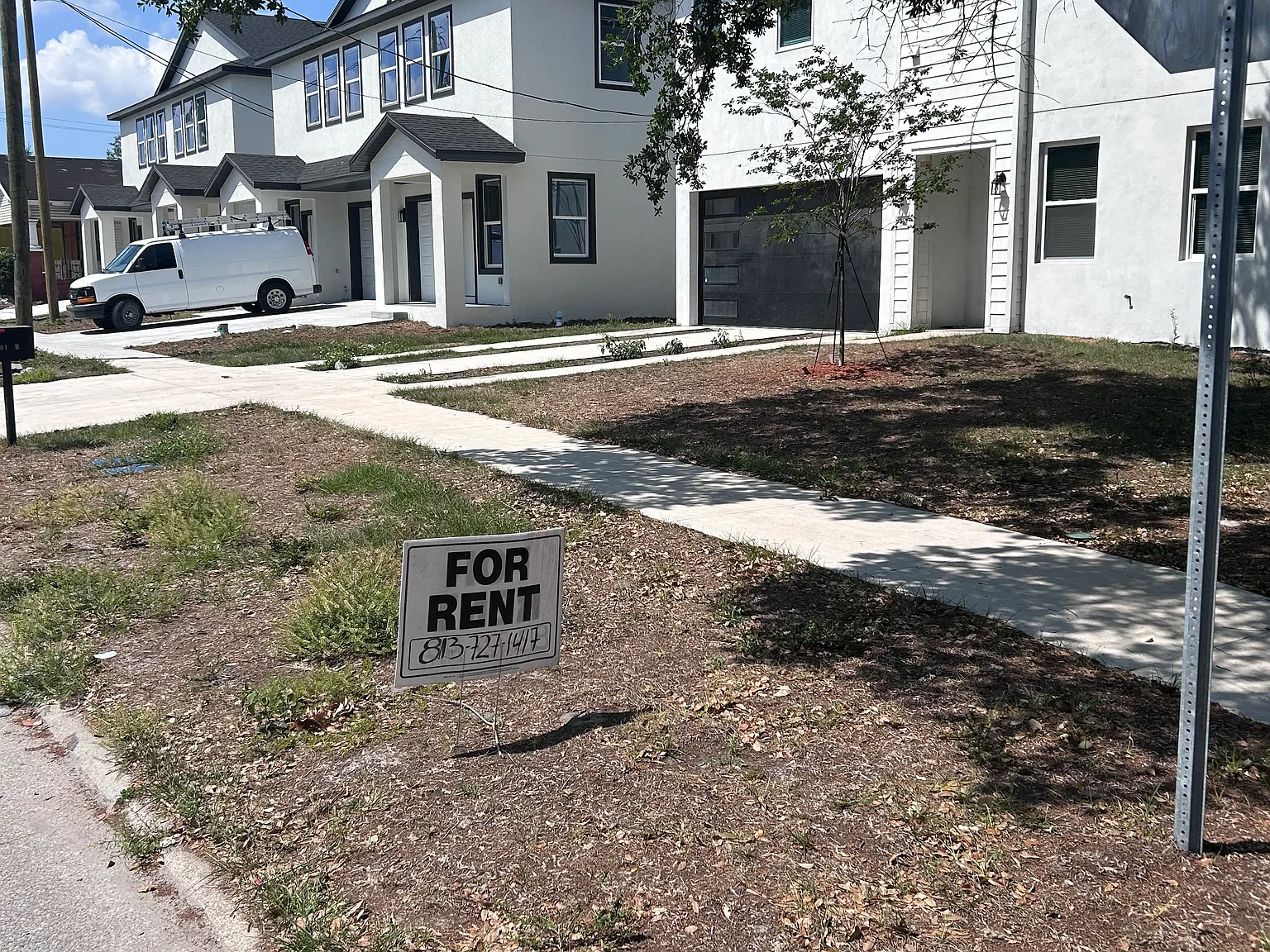 3 bed, 2.5 bath, 1470 sqft, $2,300 — Photo 2