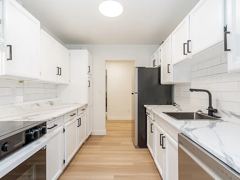7631 Steveston Hwy #208 — Photo 16