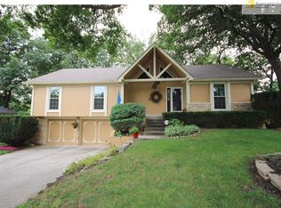 1705 SW White Oak Ln, Blue Springs, MO 64015