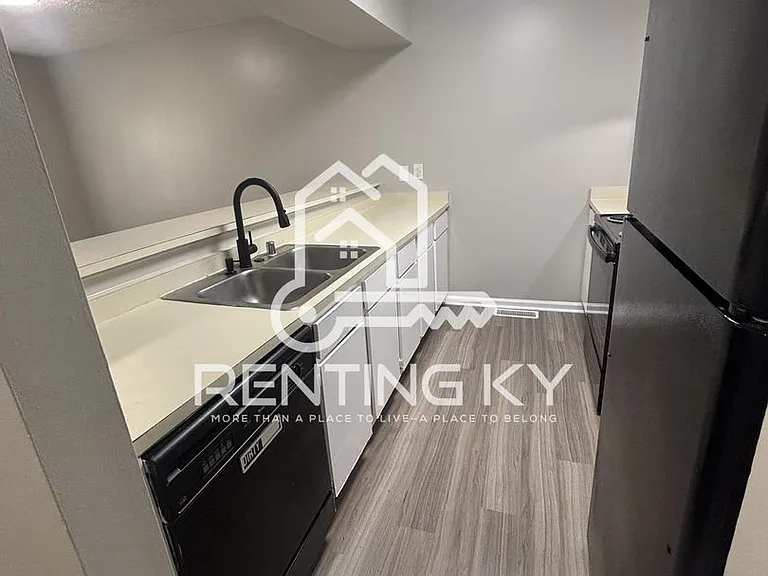 104 Strawberry Ln — Photo 7