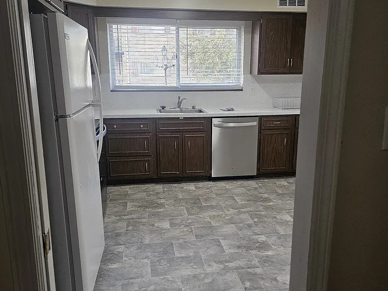 15255 Garfield Ave #19 — Photo 7