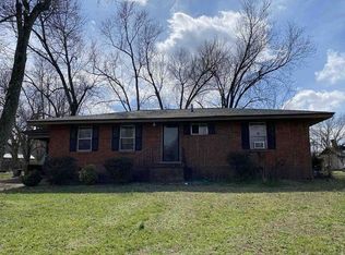 210 Park Ln, Clarksville, TN 37042
