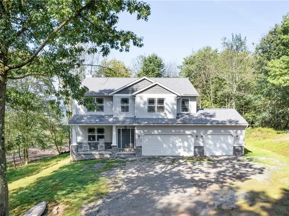 210 Riverside Dr, New Cumberland, WV 26047