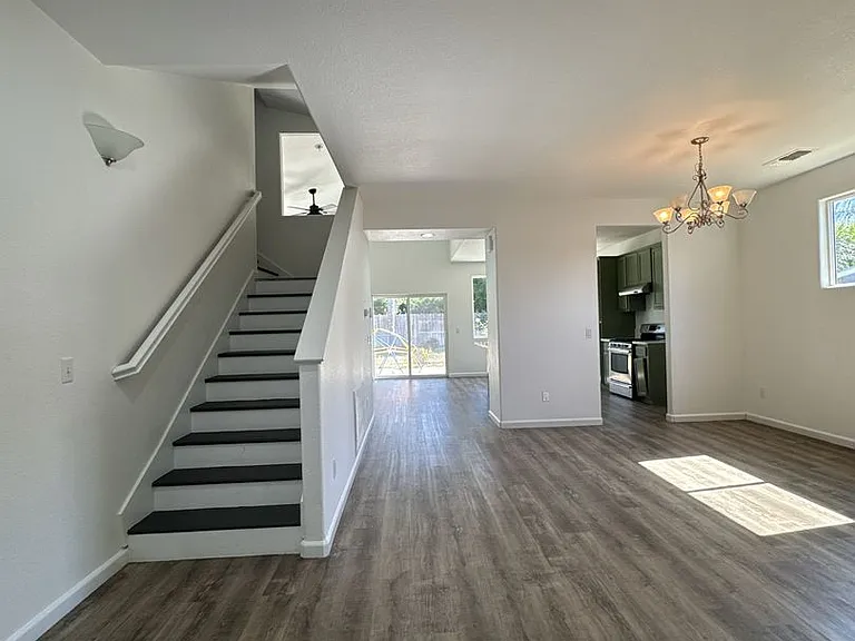 2020 Golden Way — Photo 3