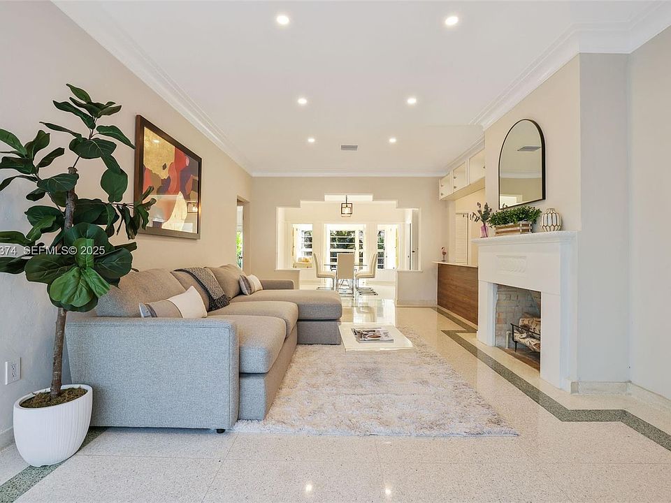 1st image of 3760 Royal Palm Ave