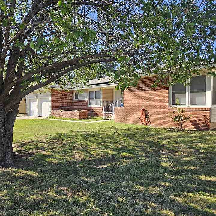 1st image of 3407 NW Kinyon Ave