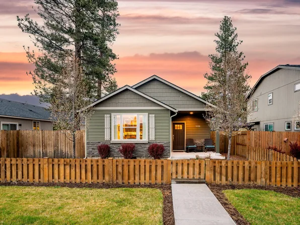 1680 W McKinney Butte Rd, Sisters, OR 97759